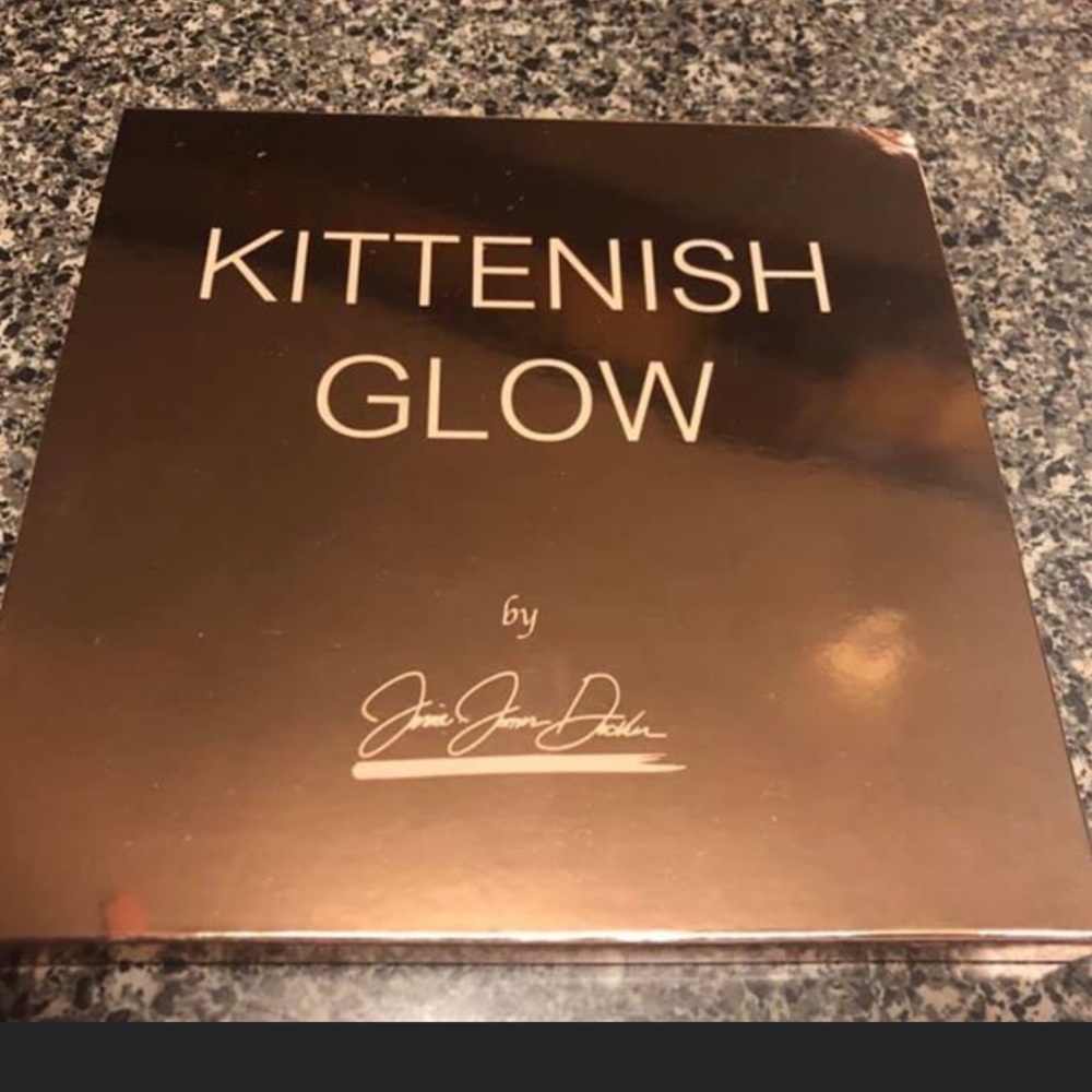 Kittenish Glow Palette